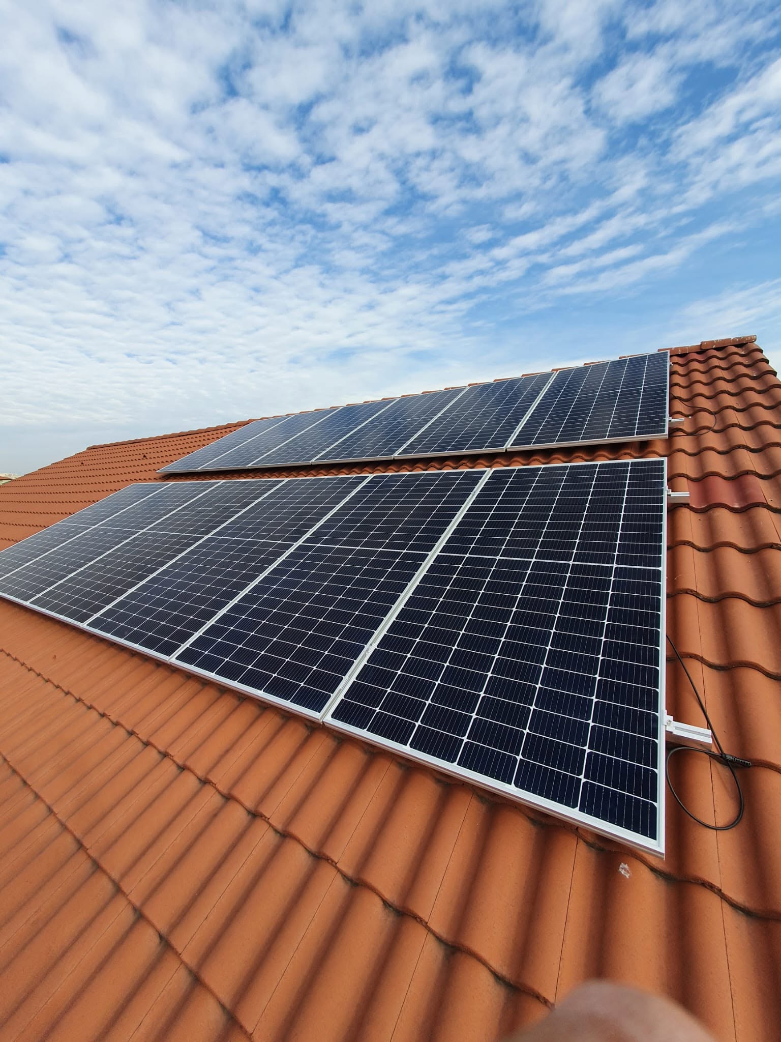 Panouri fotovoltaice pentru case şi firme